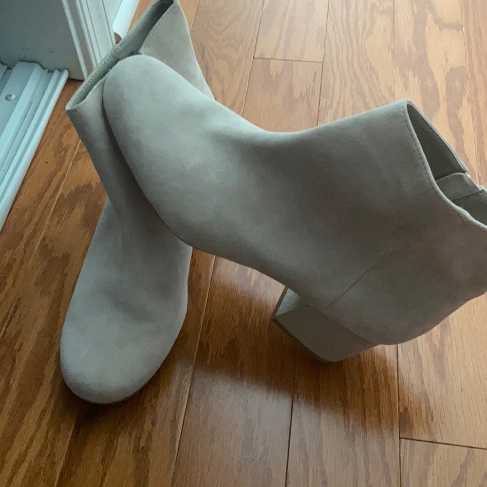 Neutral tan booties that match everything!